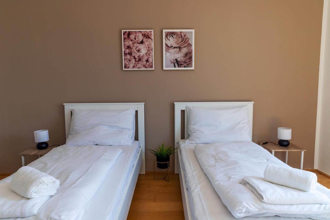 Maureen Lovely 2 Bedroom Unit With Community Pool Viena Exterior foto