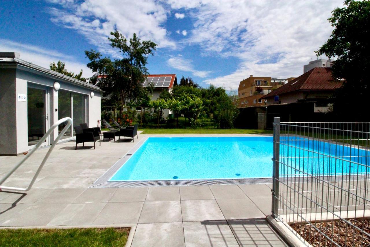 Maureen Lovely 2 Bedroom Unit With Community Pool Viena Exterior foto